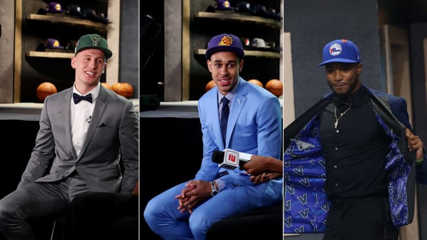 donte_divi_zhaire_and_mikal_on_draft_night.jpg